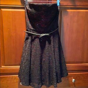 Women’s holiday/cocktail style dress